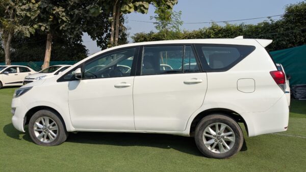 Toyota Innova 2018 - Image 2